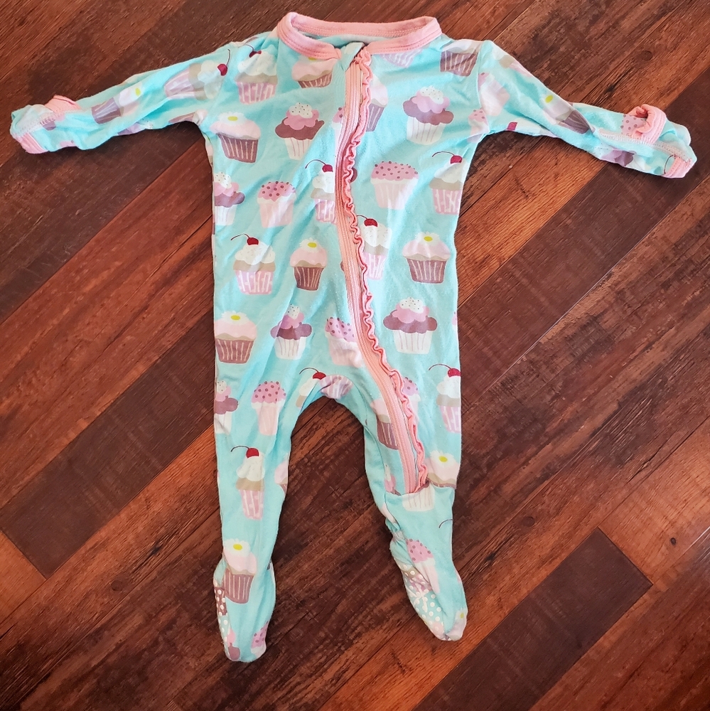 Kickee pants cupcake 0-3 month baby girl bamboo pajamas